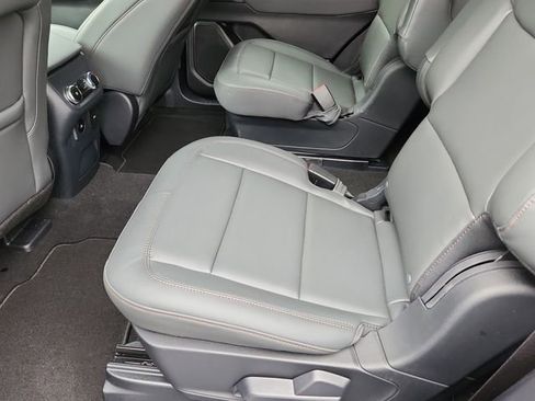 Used 2025 Ford Explorer Active w/ Active Comfort Package image 10