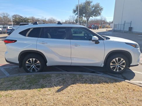 Used 2023 Toyota Highlander L image 7