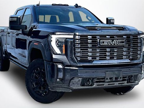 Used 2024 GMC Sierra 2500 Denali Ultimate image 3