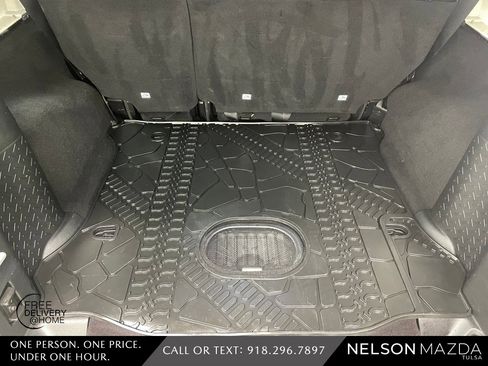 Used 2017 Jeep Wrangler Unlimited Rubicon image 35