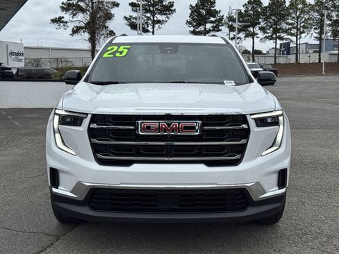 Used 2025 GMC Acadia Elevation image 3