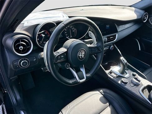 Used 2023 Alfa Romeo Giulia Sprint image 9