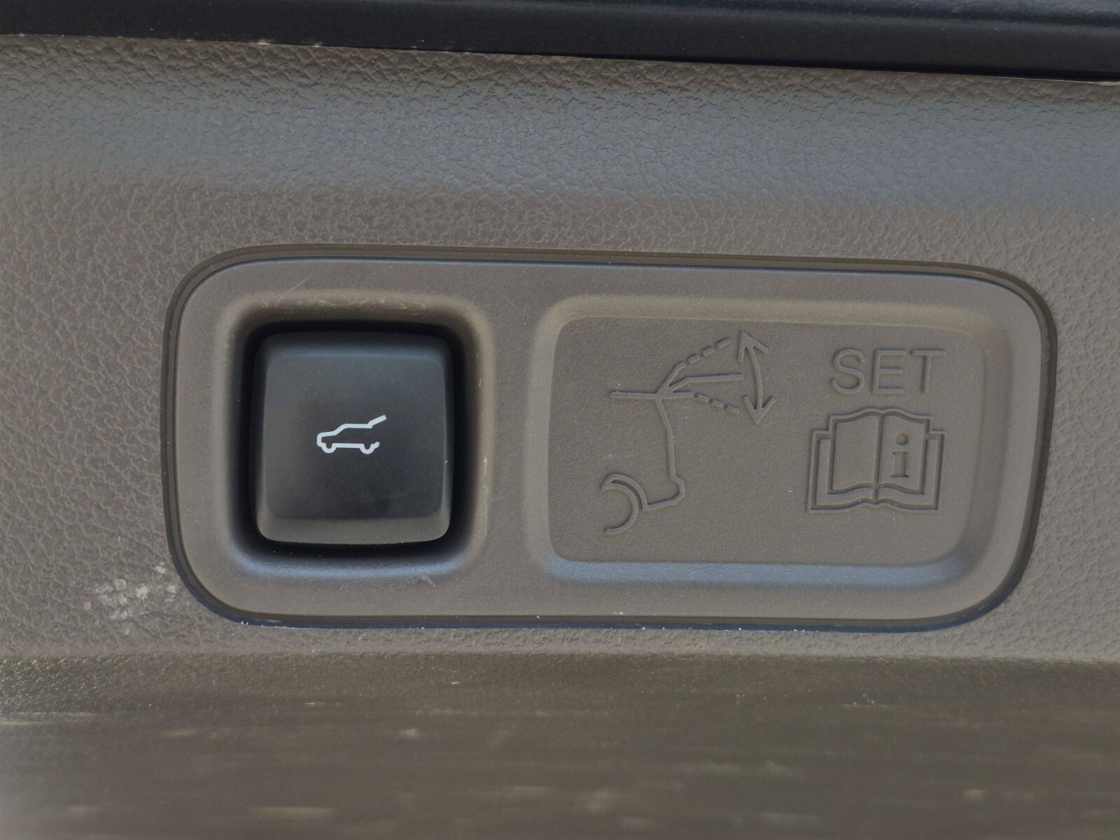 Used 2024 Lincoln Navigator Reserve AWD/4WD image 9