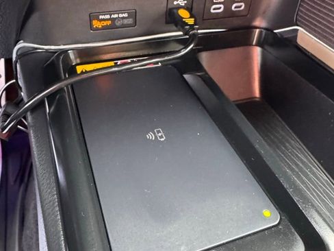 Used 2025 Toyota Camry SE image 21