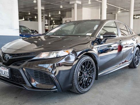 Certified 2022 Toyota Camry SE w/ TRD Appearance Package (TMS) image 3