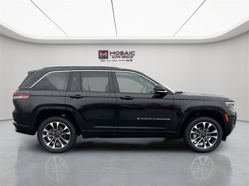 New 2025 Jeep Grand Cherokee Overland image 8
