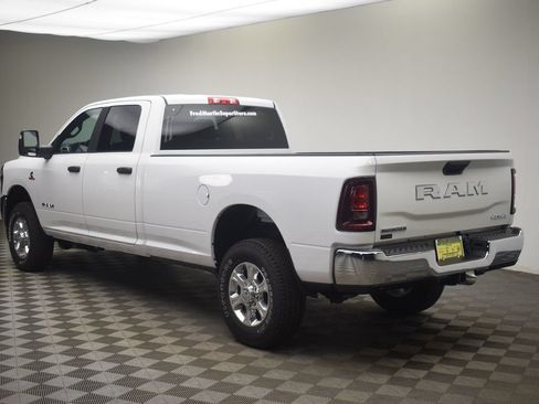 New 2026 RAM 2500 Big Horn AWD/4WD image 12