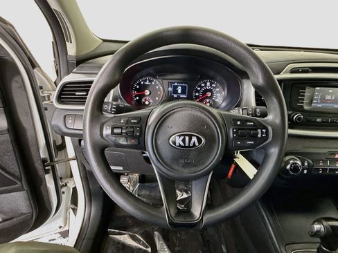 Used 2017 Kia Sorento FWD image 13