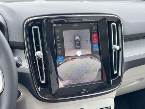 New 2026 Volvo XC40 B5 Plus w/ Climate Package image 22