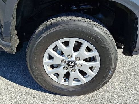 Certified 2025 Toyota Tacoma SR5 AWD/4WD image 8