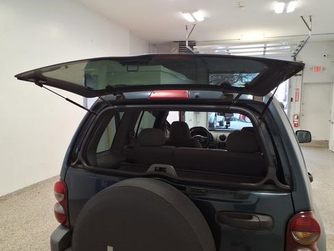 Used 2005 Jeep Liberty Sport image 21