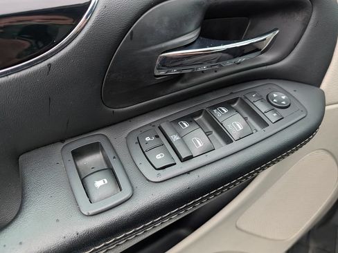 Used 2018 Dodge Grand Caravan SXT FWD image 26