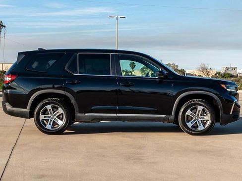 Used 2023 Honda Pilot EX-L image 4