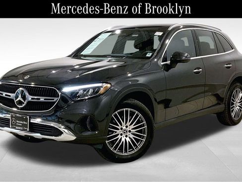Certified 2025 Mercedes-Benz GLC 300 4MATIC image 2
