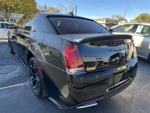 Used 2020 Chrysler 300 Touring w/ Sport Appearance Package image 7