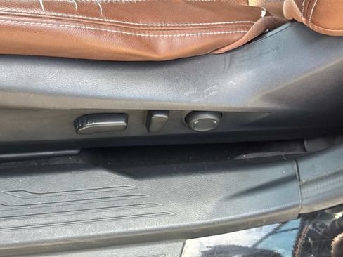 Used 2020 Subaru Outback Touring AWD/4WD image 29