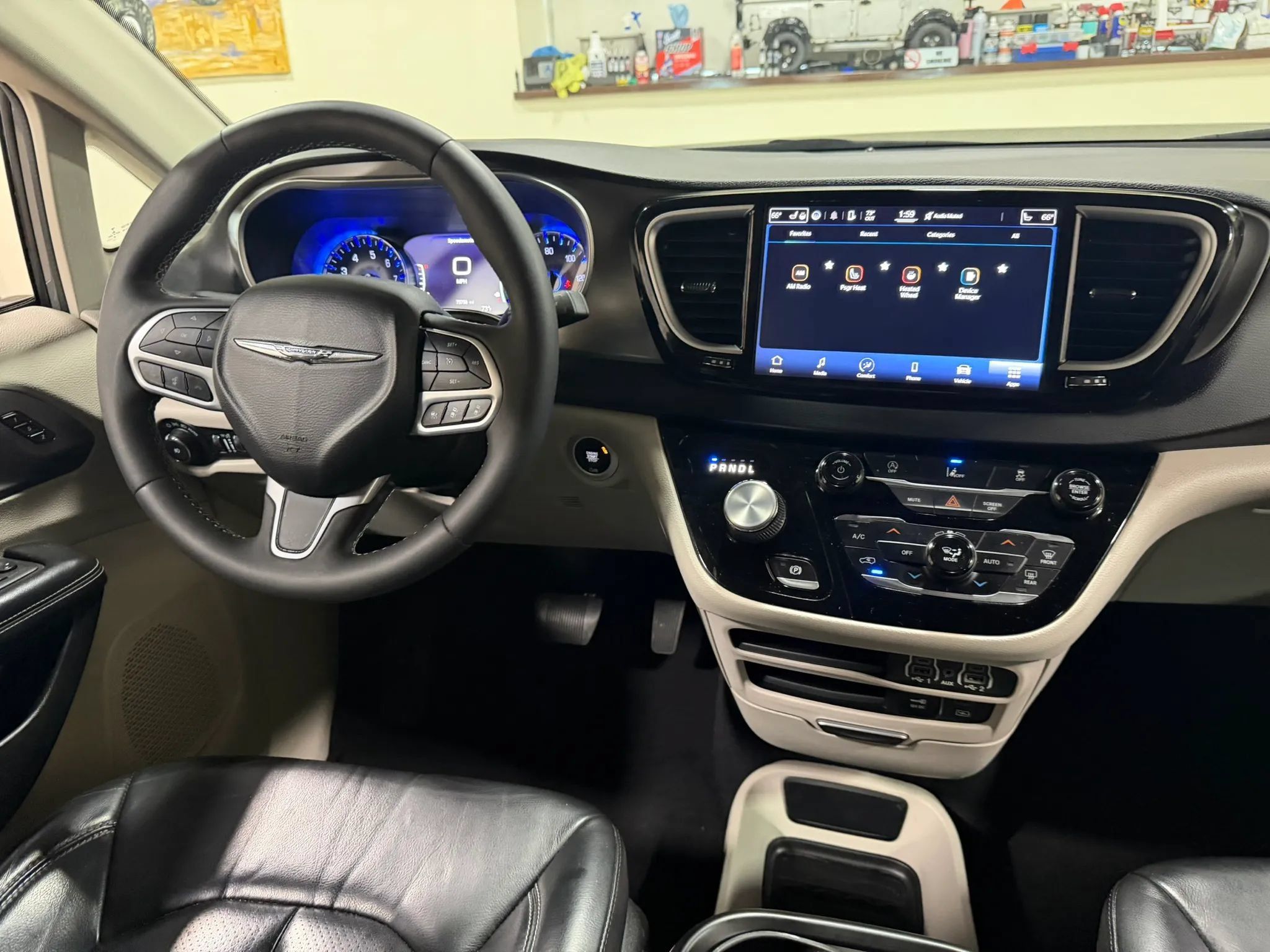 Used 2022 Chrysler Pacifica Touring-L FWD image 56