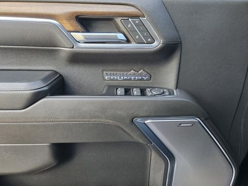 Used 2024 Chevrolet Silverado 1500 High Country w/ High Country Premium Package image 20