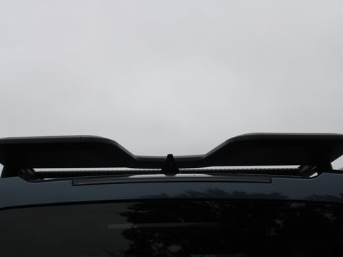 Used 2024 Land Rover Defender 110 S image 79