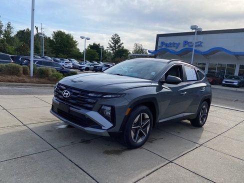 Used 2025 Hyundai Tucson SEL FWD image 4