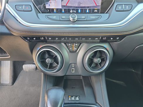 Used 2020 Chevrolet Blazer Premier w/ Driver Confidence II Package image 28