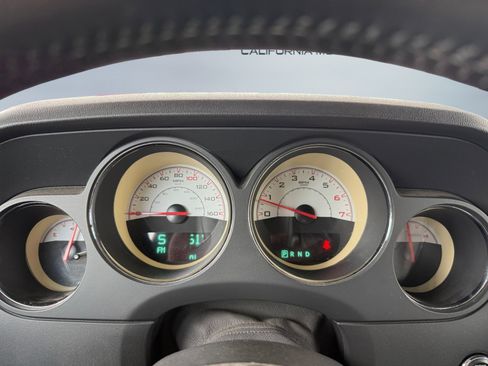 Used 2014 Dodge Challenger R/T RWD image 12