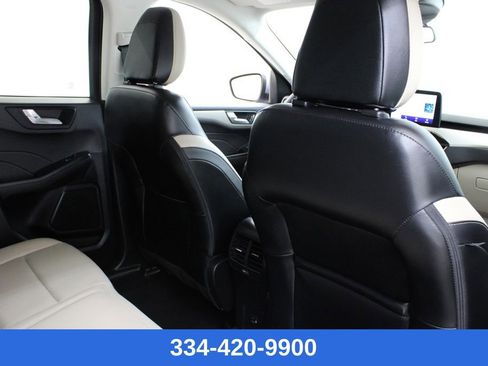 Used 2022 Ford Escape SEL w/ Class II Trailer Tow Package image 18