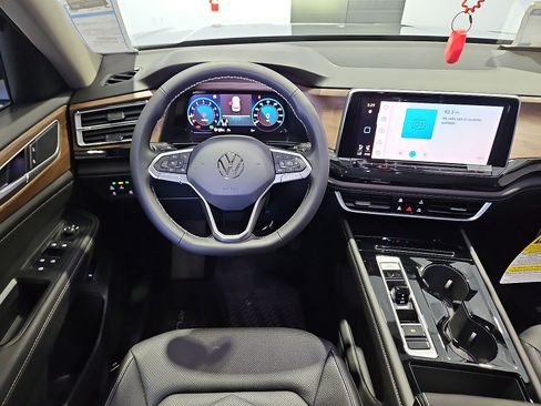 New 2026 Volkswagen Atlas SE FWD image 15
