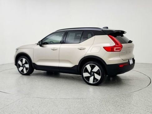 Used 2023 Volvo XC40 Recharge Ultimate w/ Protection Package Premier AWD/4WD image 7
