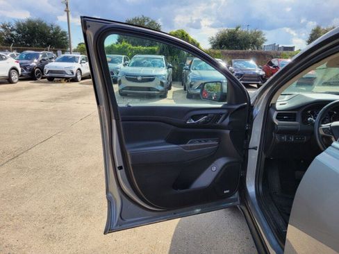 Used 2023 GMC Acadia Denali w/ Denali Ultimate Package image 14