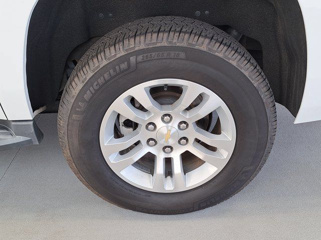 Used 2015 Chevrolet Suburban LS RWD image 34