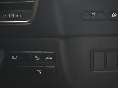 Used 2018 Lexus NX 300 AWD image 27