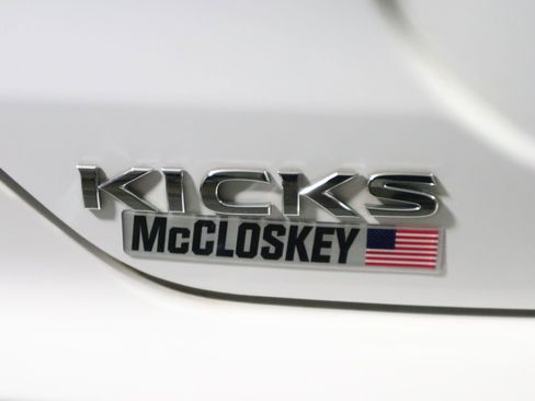 Used 2022 Nissan Kicks S image 11