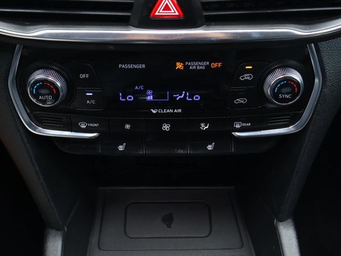 Used 2020 Hyundai Santa Fe SEL w/ Convenience Package image 28