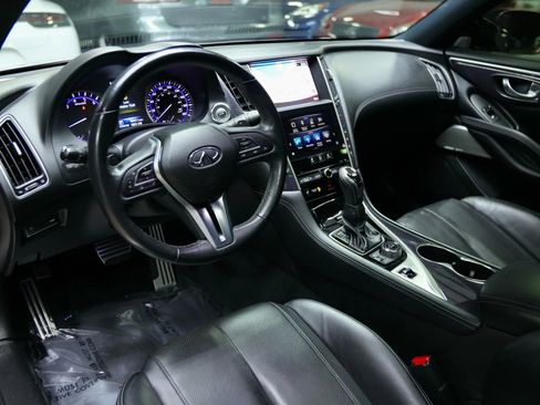 Used 2017 INFINITI Q60 Red Sport 400 image 25