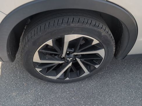 Used 2022 Mitsubishi Outlander ES image 10