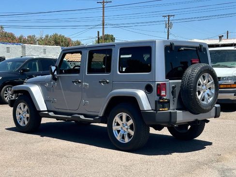 Used 2016 Jeep Wrangler Unlimited Sahara w/ Connectivity Group AWD/4WD image 5