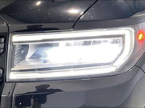 Used 2022 GMC Acadia SLE w/ GMC Pro Grade Package image 34