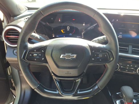 Used 2024 Chevrolet Trax RS w/ Driver Confidence Package FWD image 18