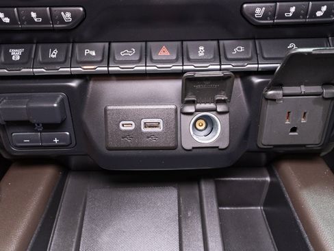 Used 2020 GMC Sierra 2500 Denali w/ Denali Ultimate Package AWD/4WD image 29