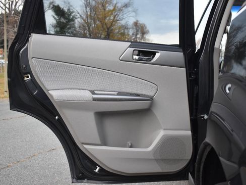 Used 2012 Subaru Forester 2.5X Premium w/ All-Weather Pkg image 10