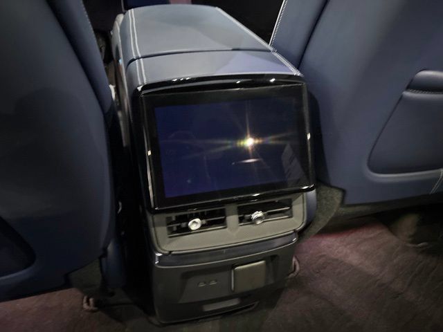 Certified 2026 Cadillac Vistiq Premium Luxury AWD/4WD image 34