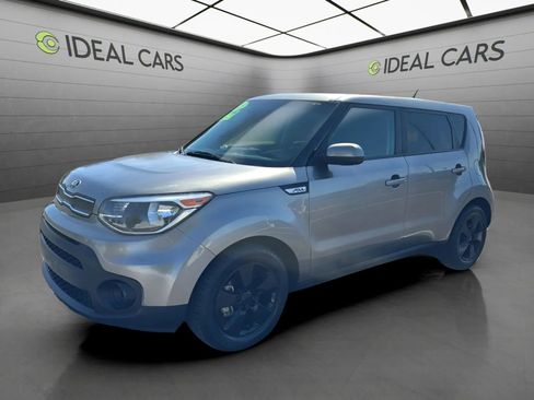 Used 2018 Kia Soul FWD image 1