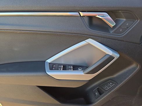 Used 2023 Audi Q3 2.0T Premium image 23