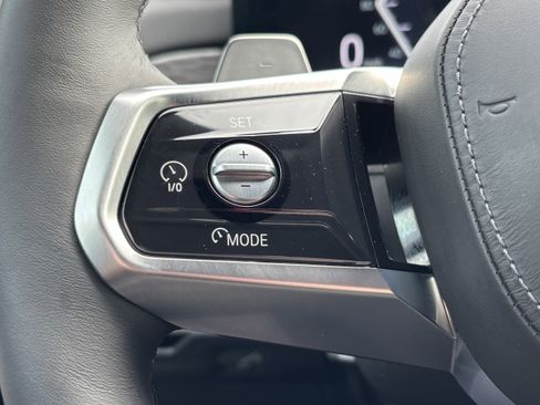 Certified 2025 BMW 760i xDrive w/ Executive Package image 19