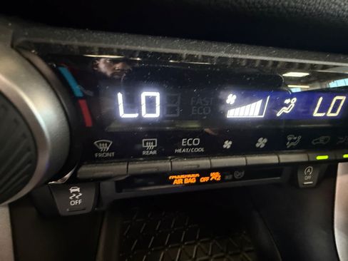 Used 2022 Toyota RAV4 XLE w/ Convenience Package AWD/4WD image 17