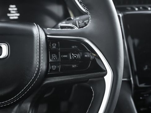 Used 2024 Jeep Grand Cherokee L Overland w/ Trailer Tow Package image 18