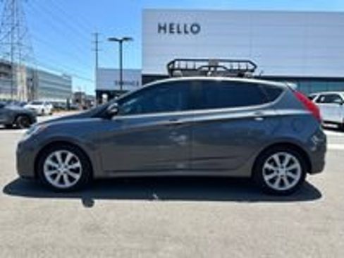 Used 2013 Hyundai Accent SE FWD image 7