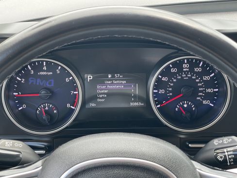 Used 2023 Kia Carnival LX image 27