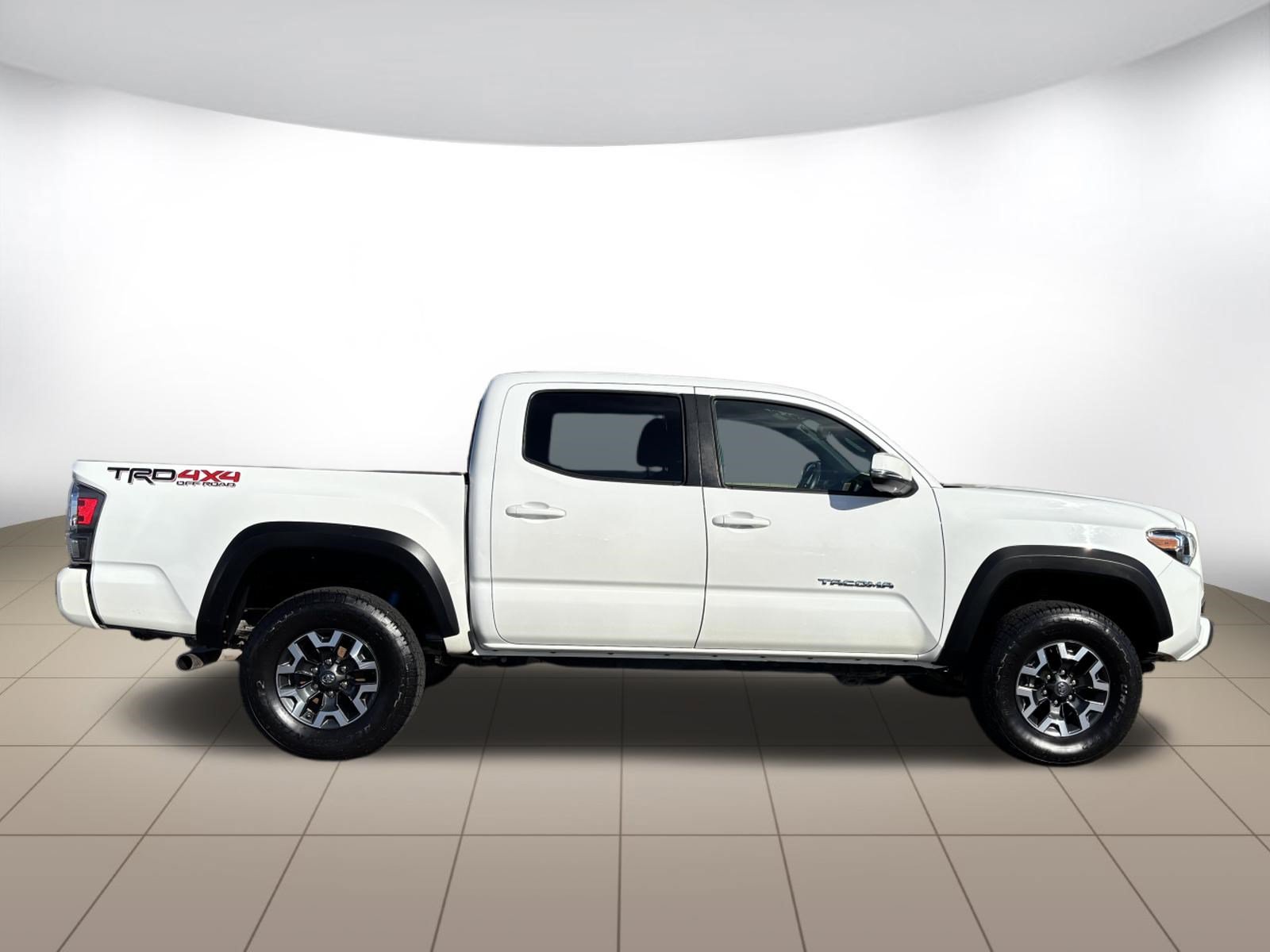 Used 2021 Toyota Tacoma TRD Off-Road w/ Technology Package AWD/4WD image 8